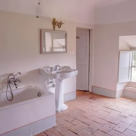 Prestigious Manor With Pool, Air Conditioning Monte Campano