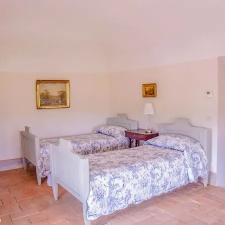 וילה Prestigious Manor With Pool, Air Conditioning