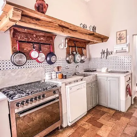 Prestigious Manor With Pool, Air Conditioning Monte Campano